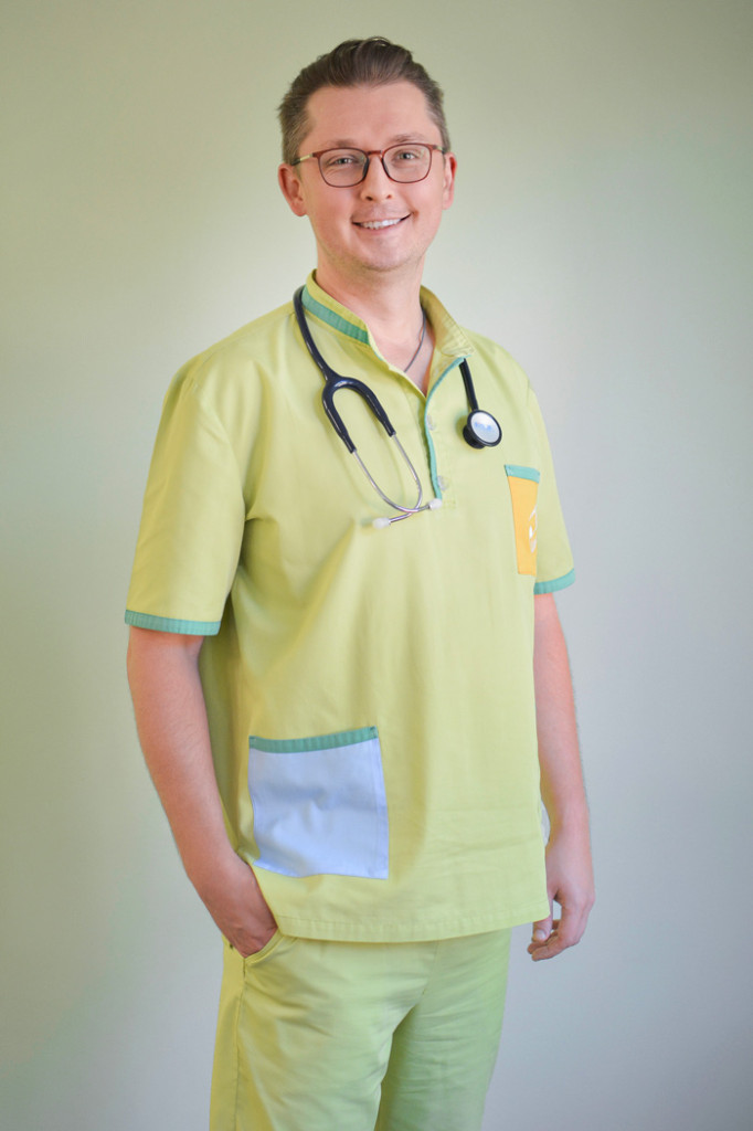 Завідувач відділення анестезіології та інтенсивної терапії. Лікар-анестезіолог, к.м.н. Суліменко Євген Миколайович