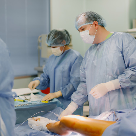 Склеротерапія вен нижніх кінцівок у Києві | МЦ Лелека